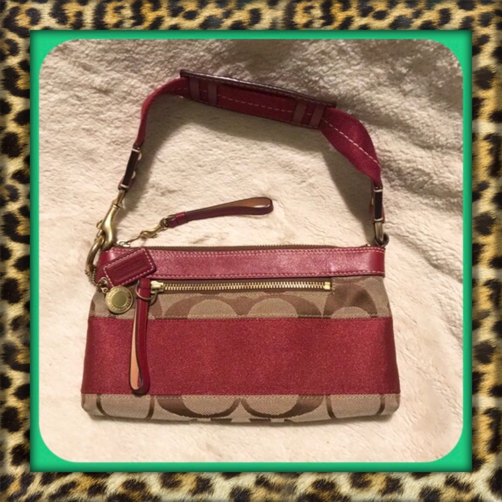 🔥🔥SUPER SALE🔥🔥PRICE FIRM✅No offers please. 👑Cute Coach Mini Purse